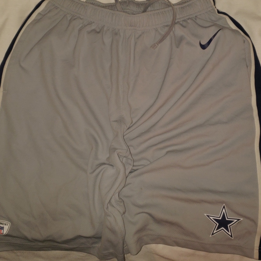 Nike nfl training shorts L Dallas cowboys